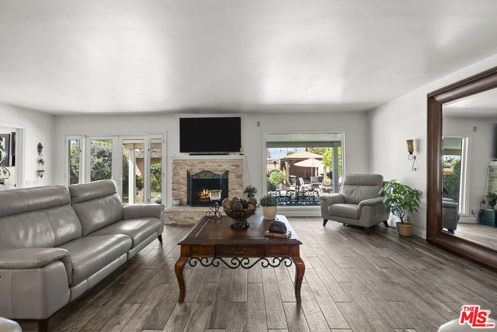 Photo of 10411 Saint James Avenue