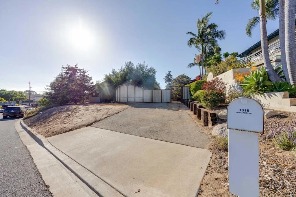 Photo of 1818 Avocado Road