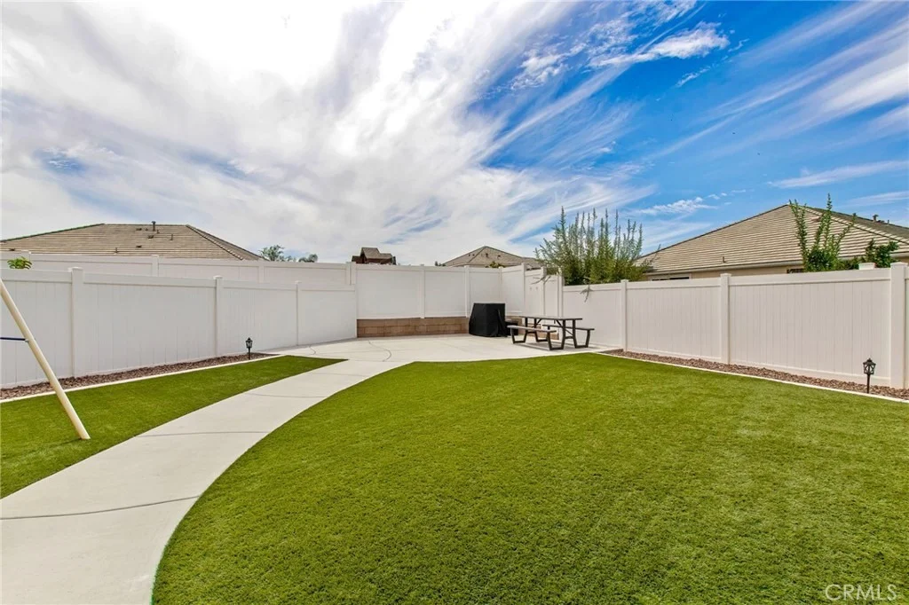 Photo of 31081 Skyview