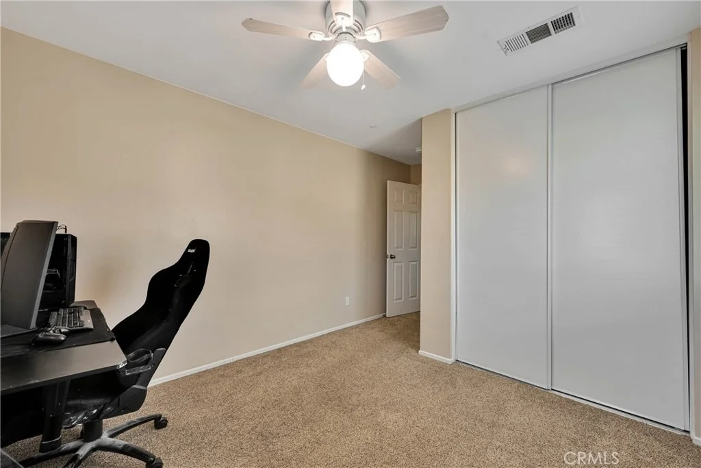 Photo of 1445 Chinaberry
