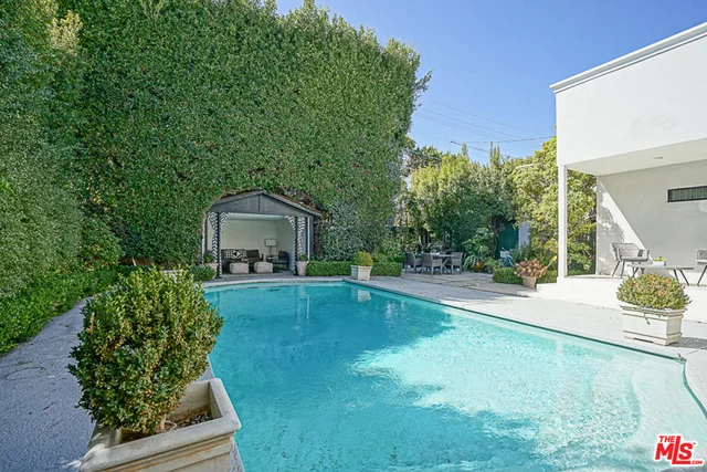 Photo of 517 N Rodeo Drive