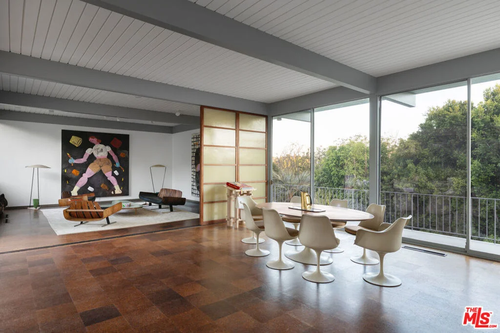 Photo of 1035 Summit Drive