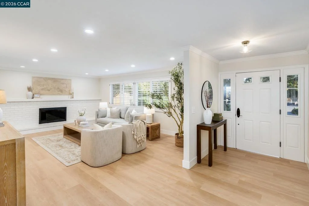 Photo of 178 Paraiso Drive