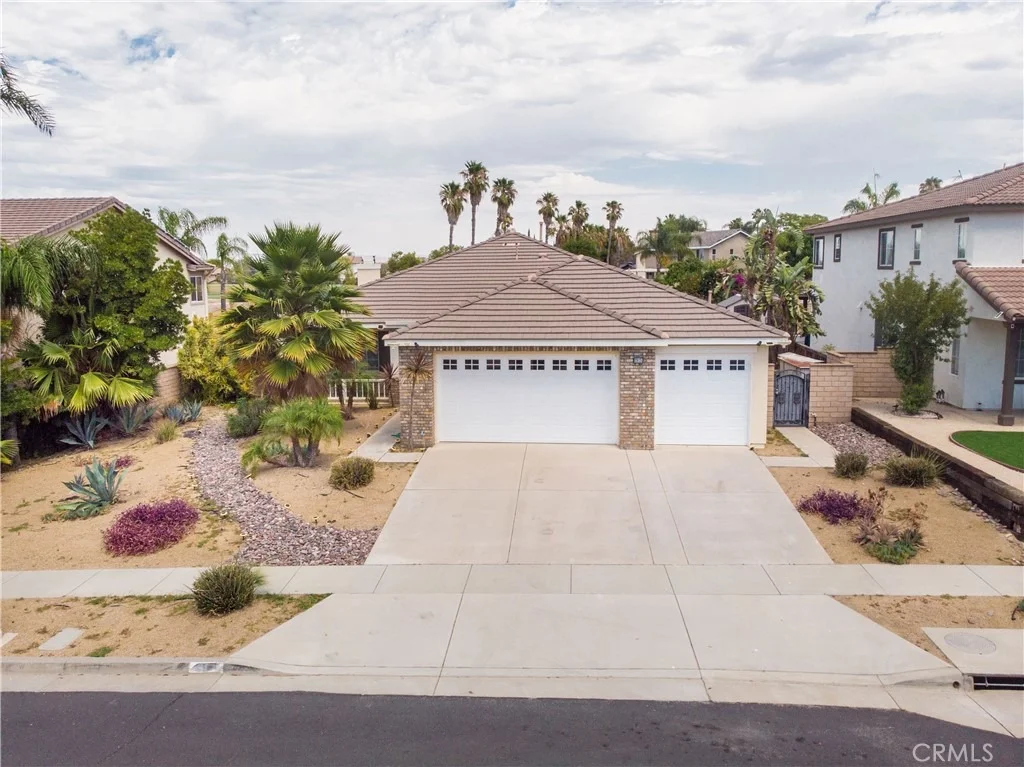 Photo of 2815 Douglas Way