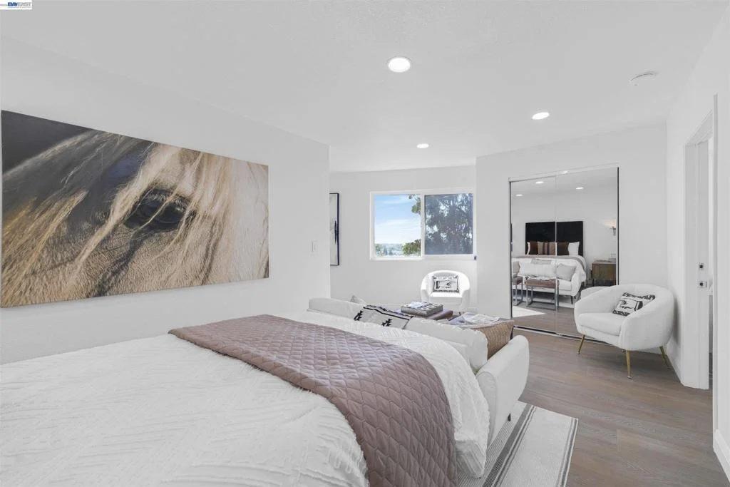 Photo of 1069 Central Blvd