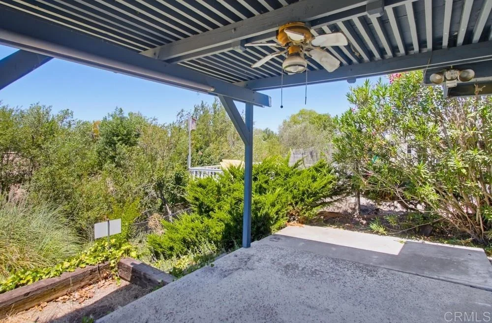 Photo of 31122 Old River Road