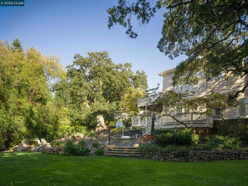 Photo of 1 Brooktree Dr