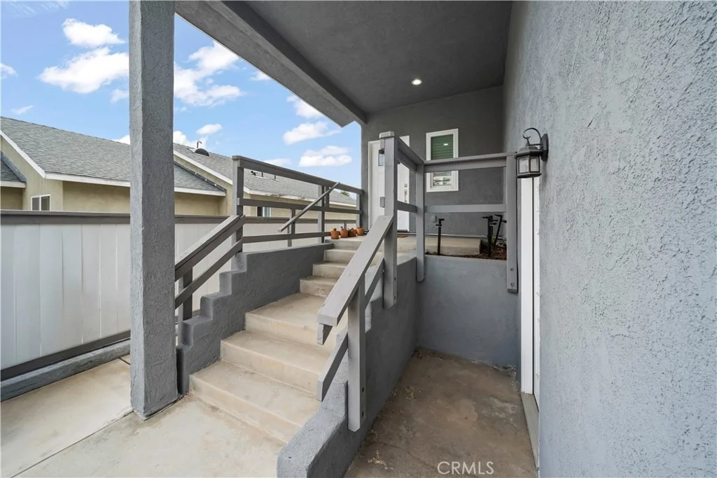 Photo of 1650 Paraiso