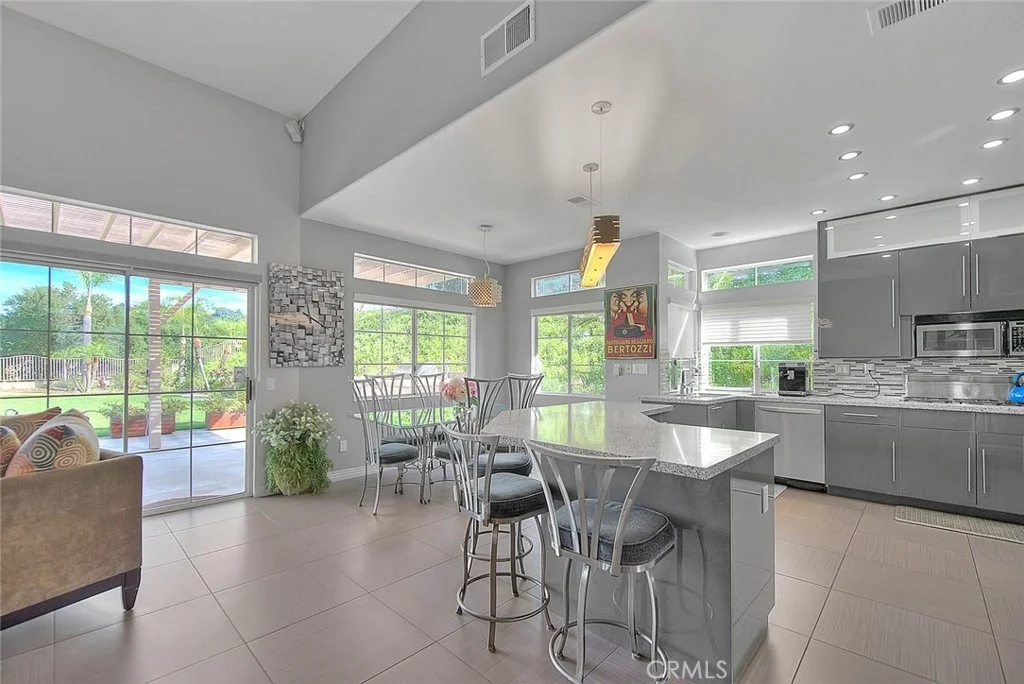 Photo of 16049 Pinnacle