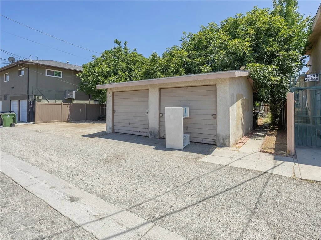 Photo of 14301 Roscoe Boulevard