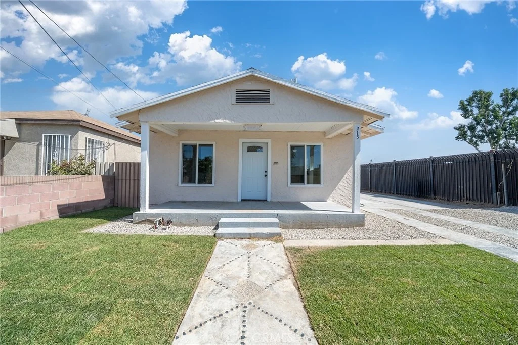Photo of 215 E Elm Street