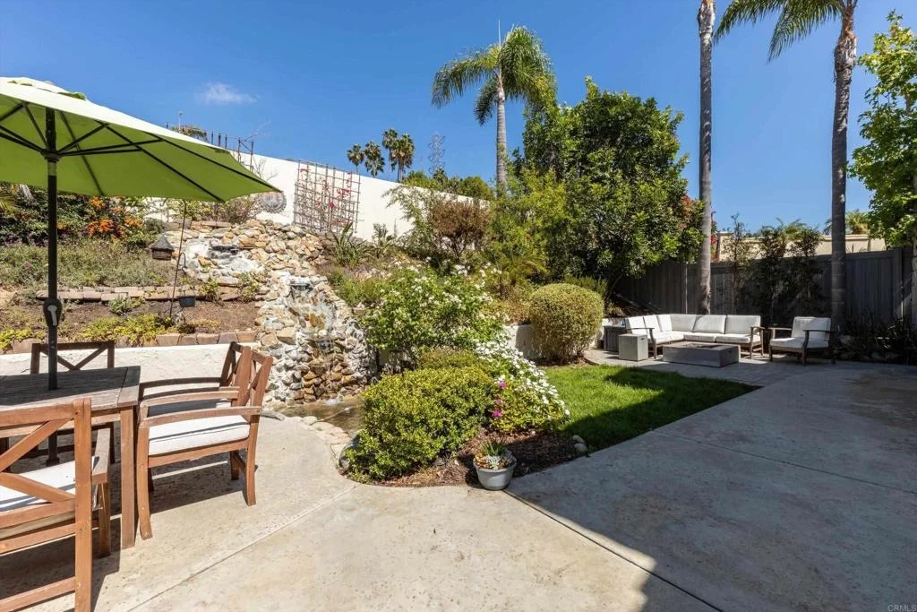 Photo of 2852 Avenida Valera