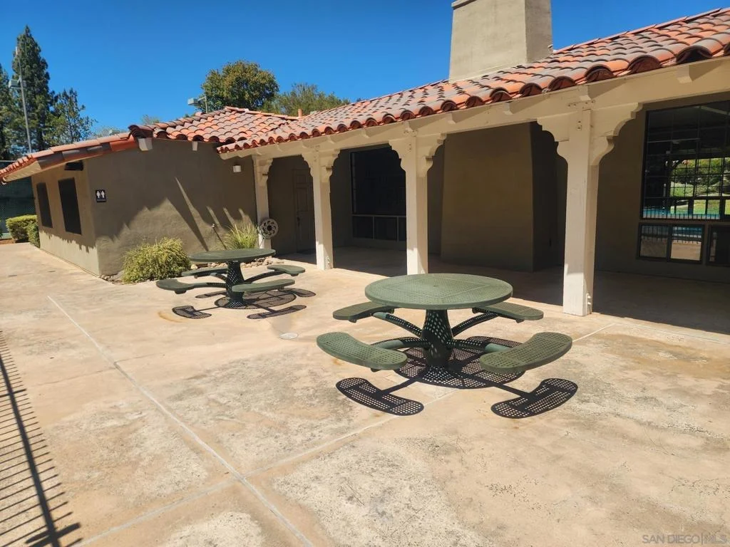 Photo of 2556 Columbine Dr