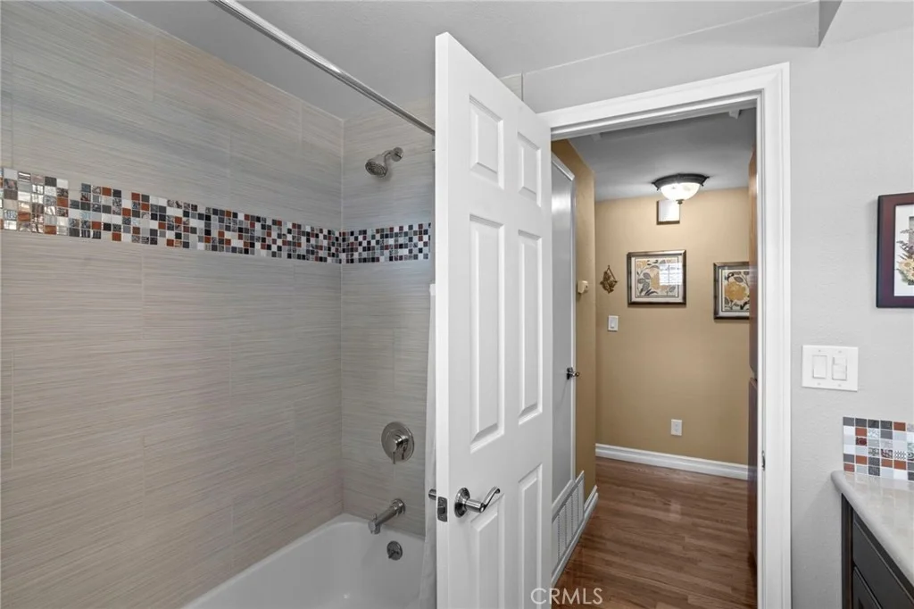 Photo of 1382 N Ukiah