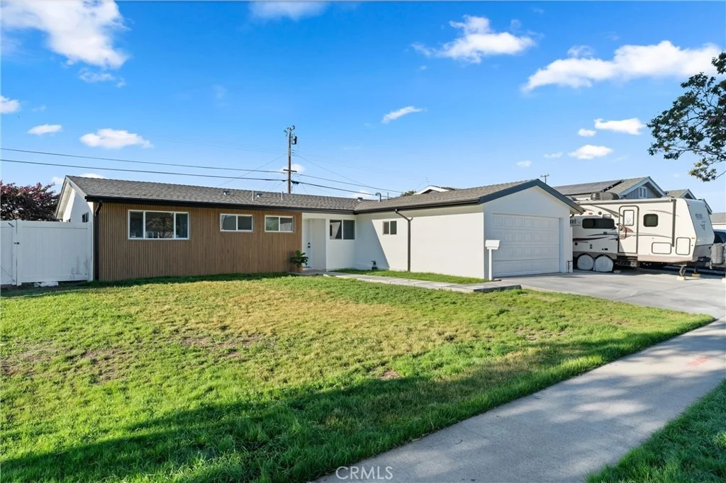 Photo of 8591 Greenleaf Avenue