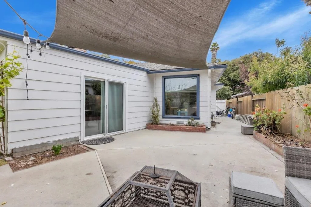 Photo of 906 Bautista Drive
