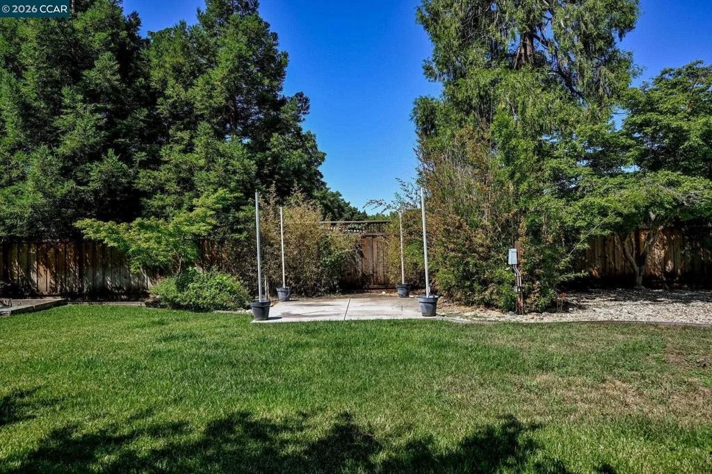 Photo of 2530 Maple Ave
