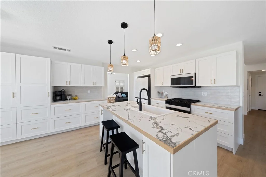 Photo of 40678 Alondra