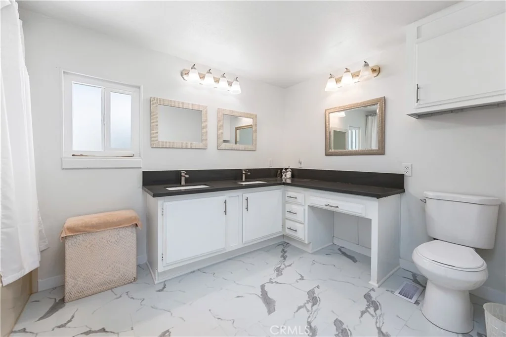 Photo of 1298 Bishop