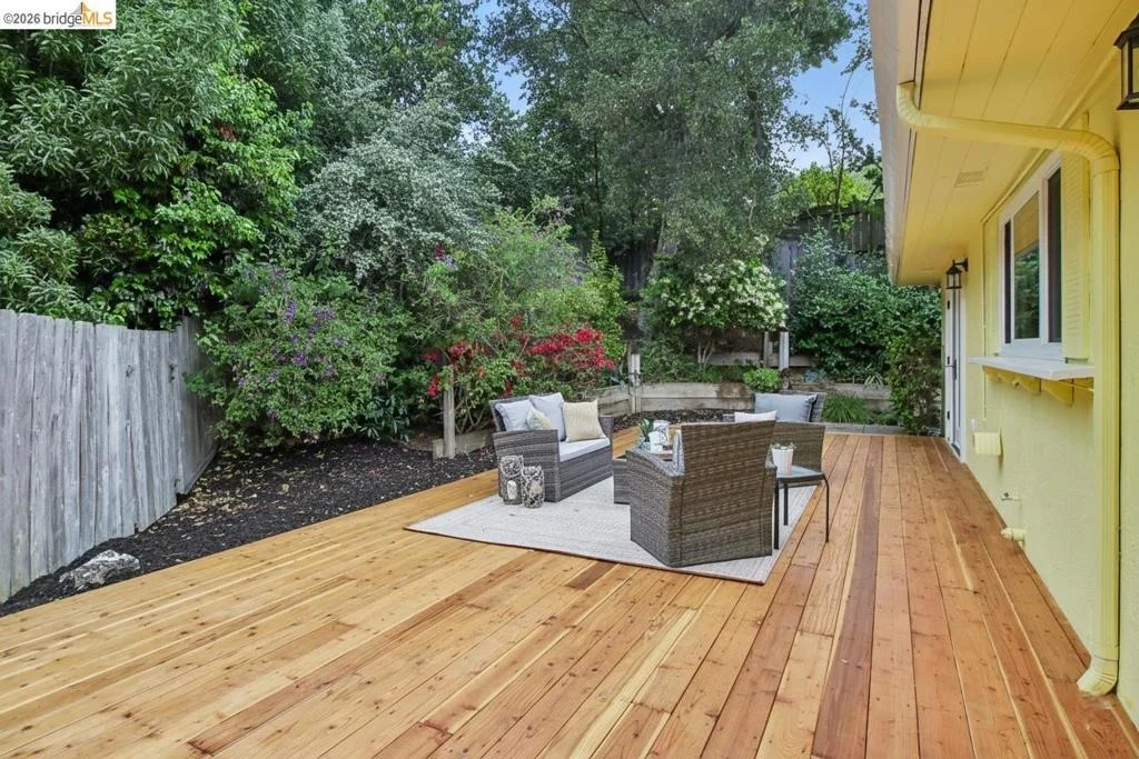 Photo of 1 Woodcrest Cir