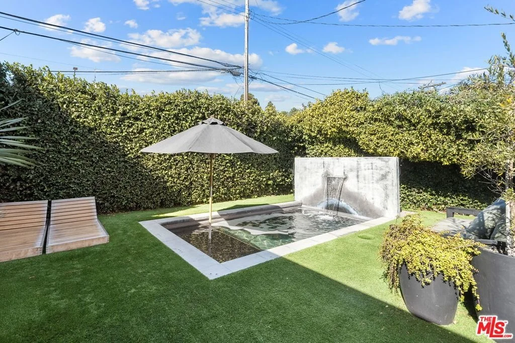 Photo of 1009 Vernon Avenue