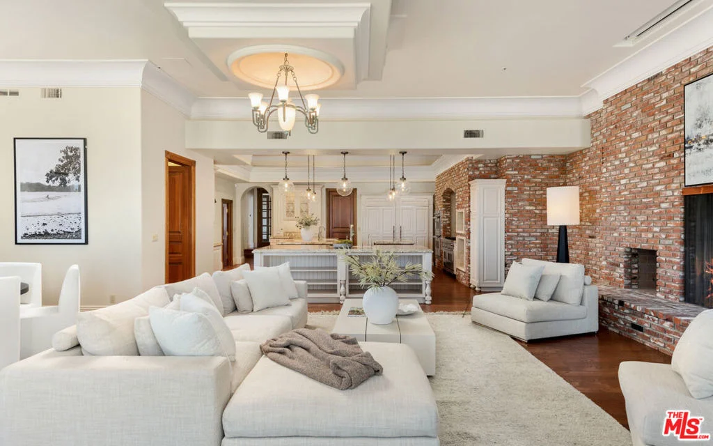 Photo of 28824 Cliffside Drive