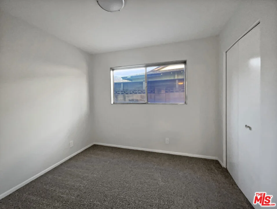 Photo of 6558 Menlo Street
