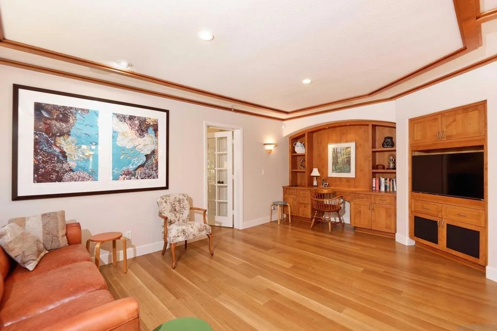 Photo of 8745 Robin Hood Lane