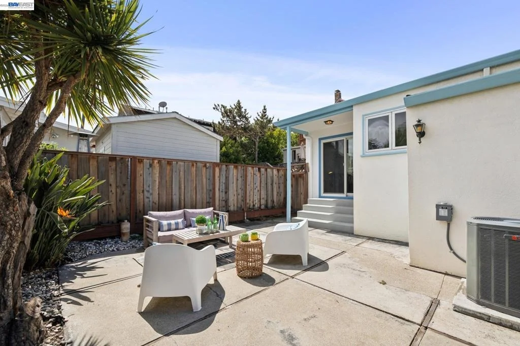 Photo of 3287 Briggs Ave