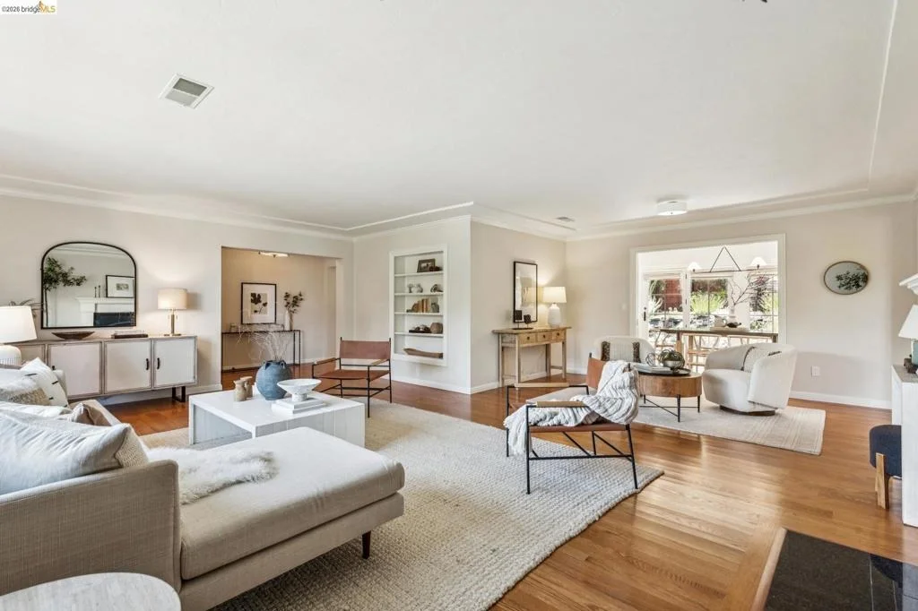 Photo of 2363 LEIMERT BLVD