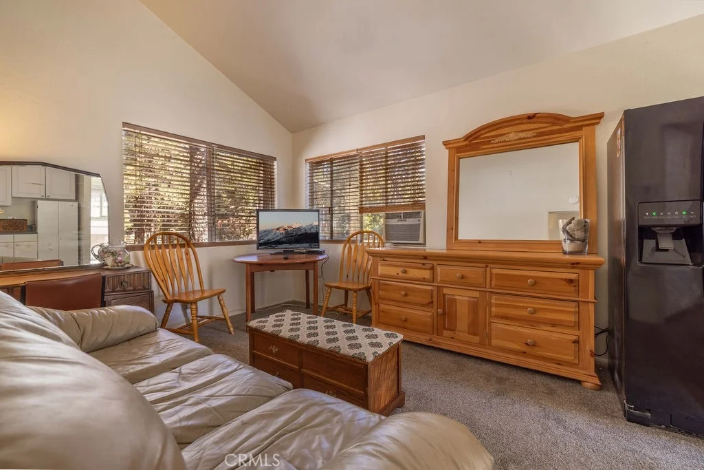 Photo of 433 Catalina