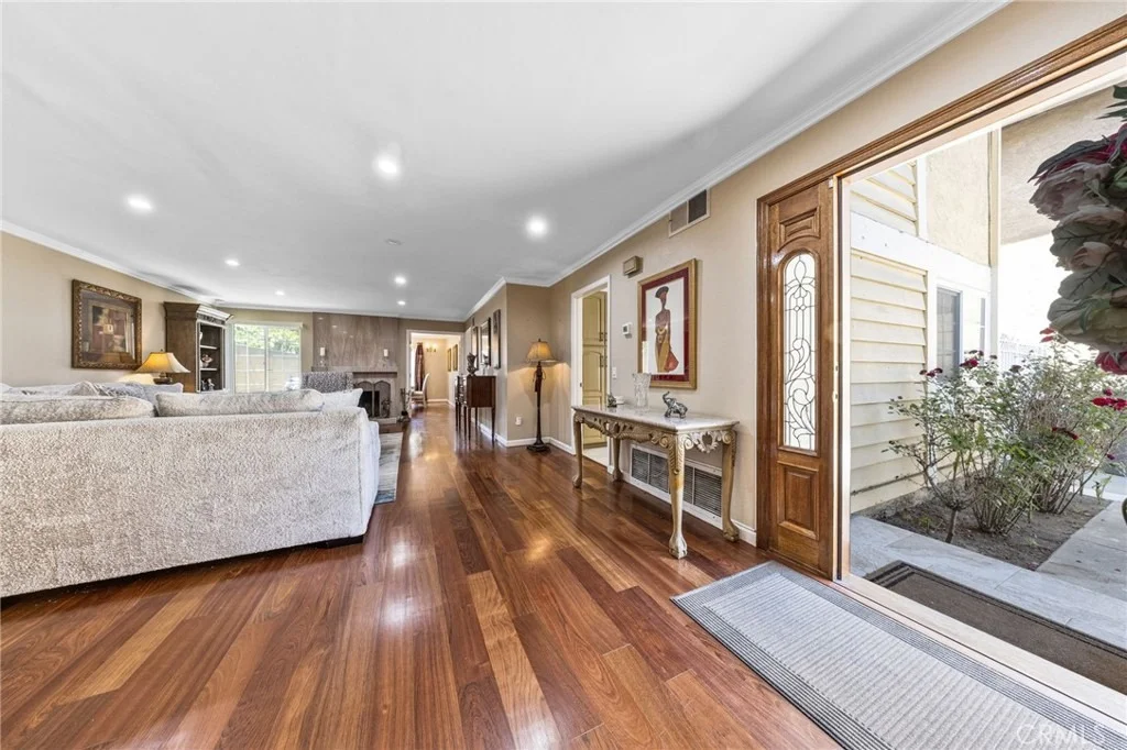 Photo of 814 E Sandpoint Court