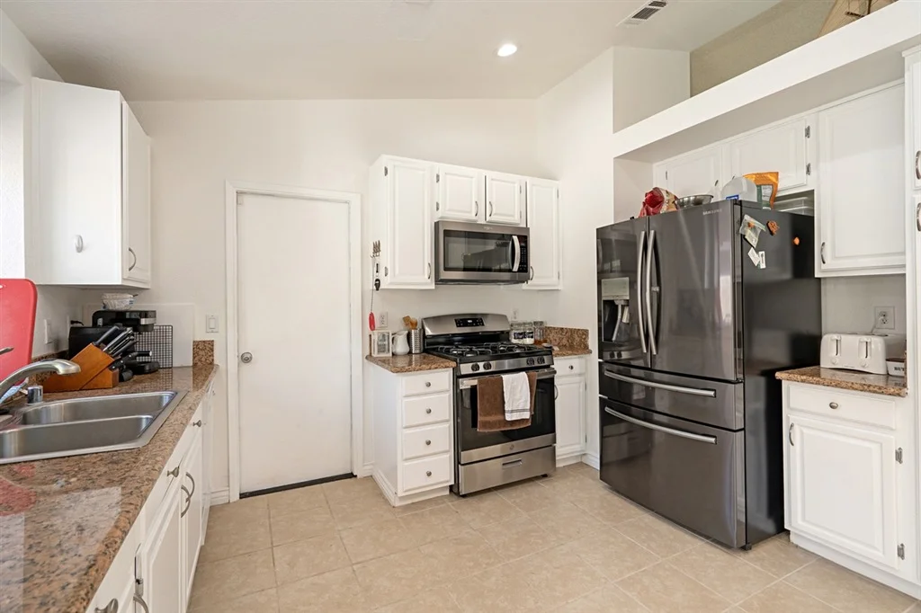 Photo of 39380 Canyon Rim Cir