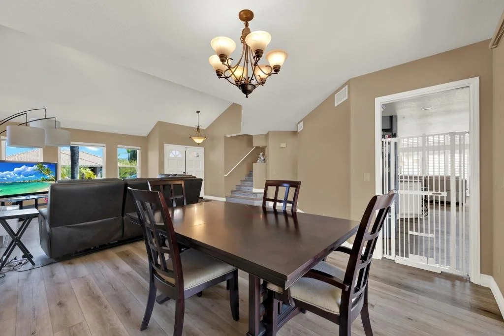 Photo of 1371 Westminster Pl
