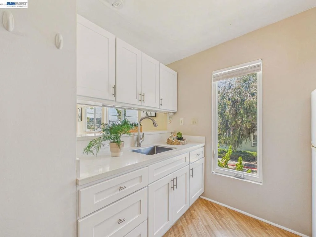 Photo of Unit 2 at 2201 Virginia St