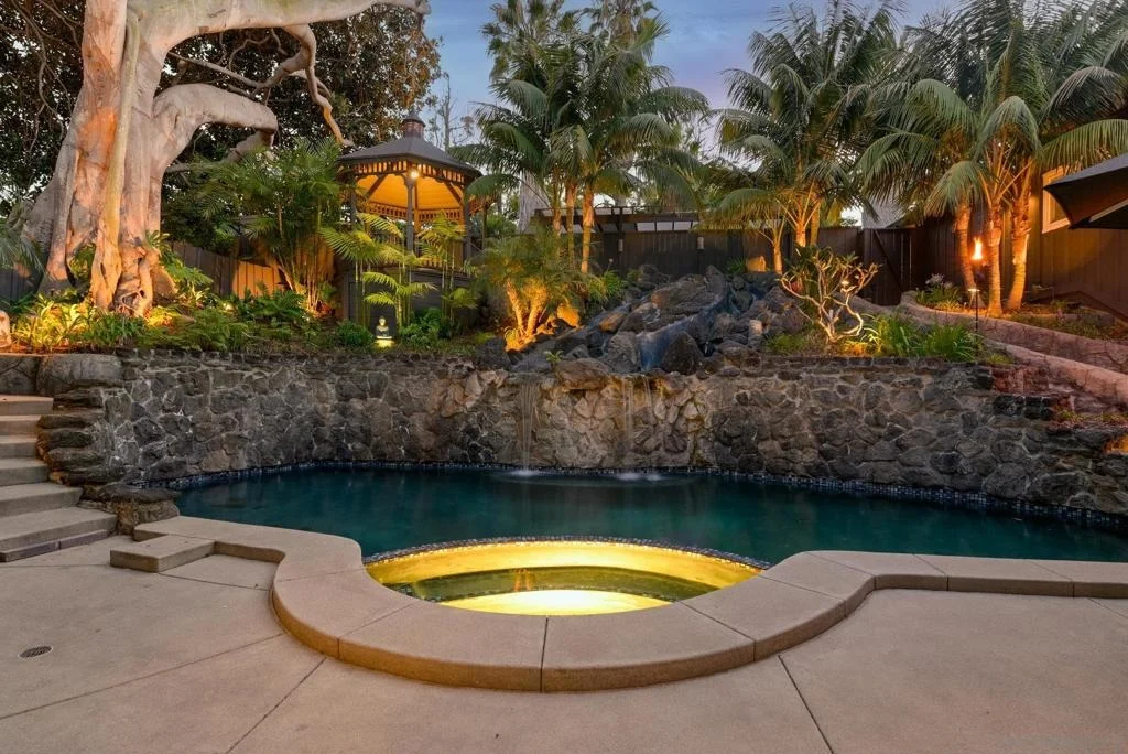 Photo of 3958 La Cresta