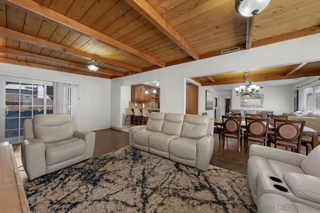 Photo of 922 Denise Ln