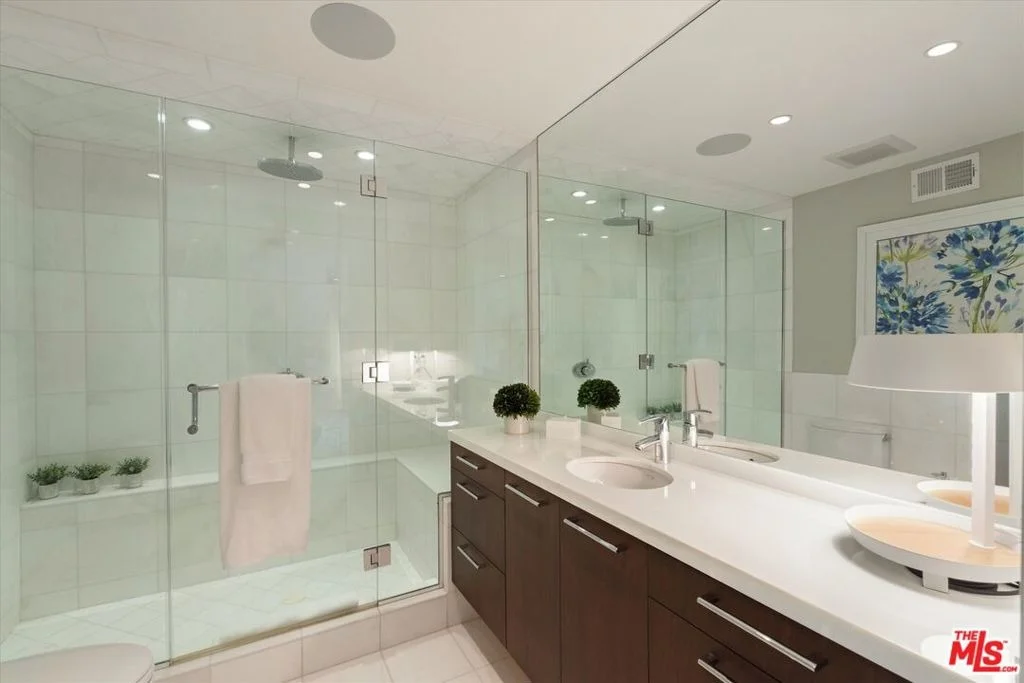 Photo of 9422 Readcrest Drive