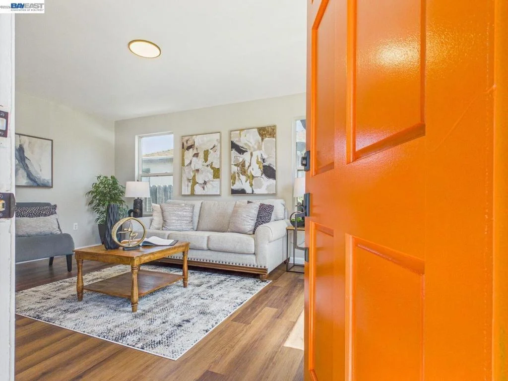 Photo of 2609 Macarthur Ave
