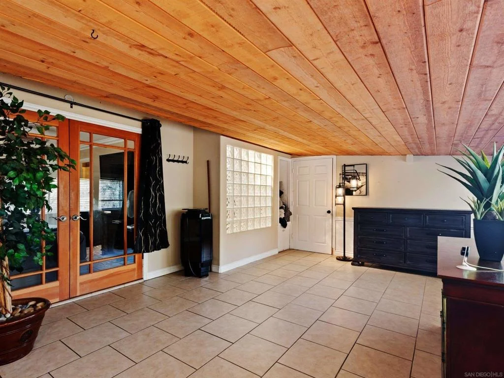 Photo of 749 De Luz