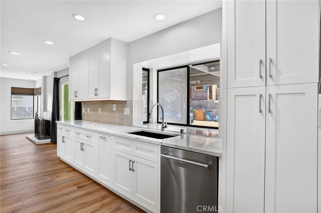 Photo of 1455 Darwin
