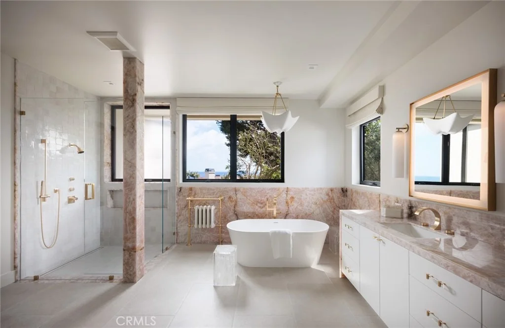 Photo of 2595 Altamar