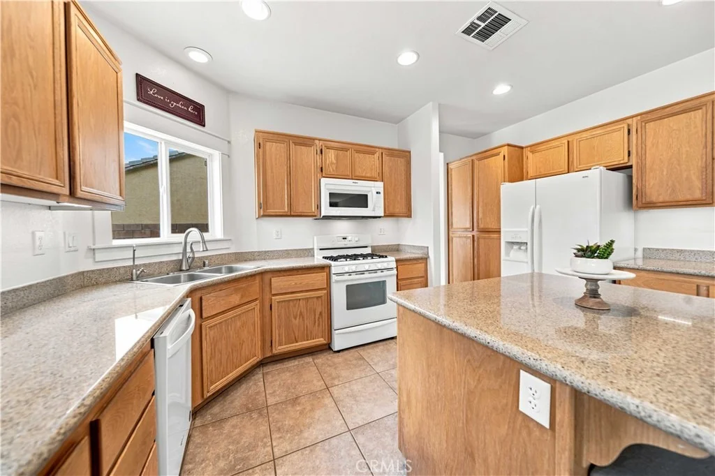 Photo of 4035 W Avenue J5
