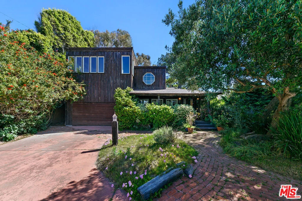 Photo of 7316 Birdview Avenue