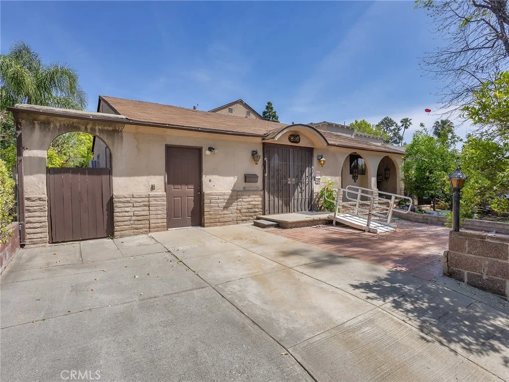 Photo of 836 N Parish Place