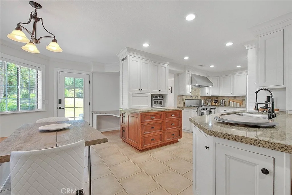 Photo of 750 Jericho