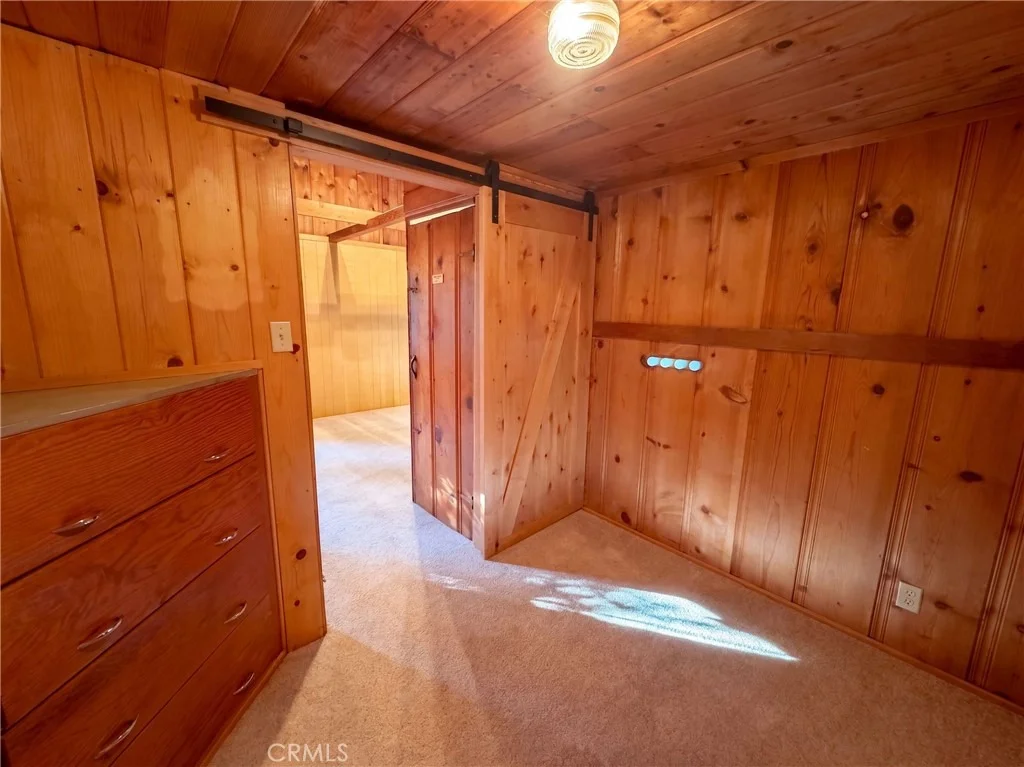 Photo of 23679 Hillside