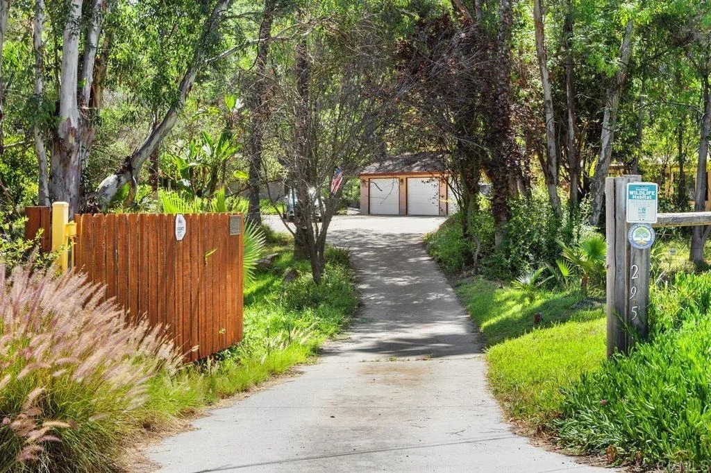 Photo of 29560 Lilac Road
