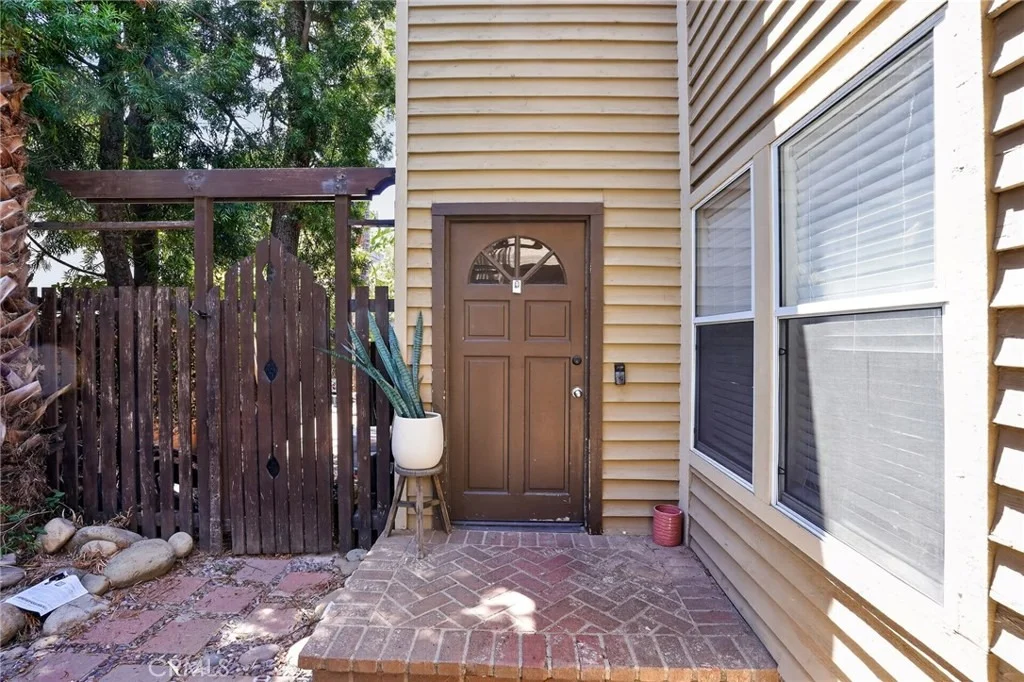 Photo of 4248 Riverglen Street