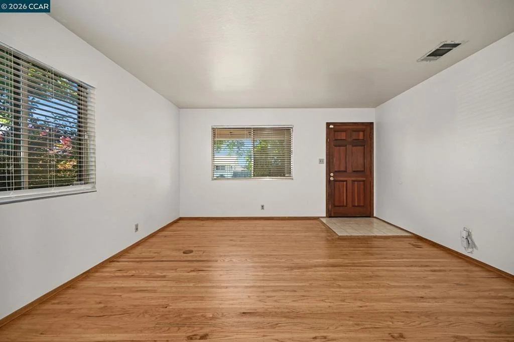 Photo of 1402 Canterbury Dr